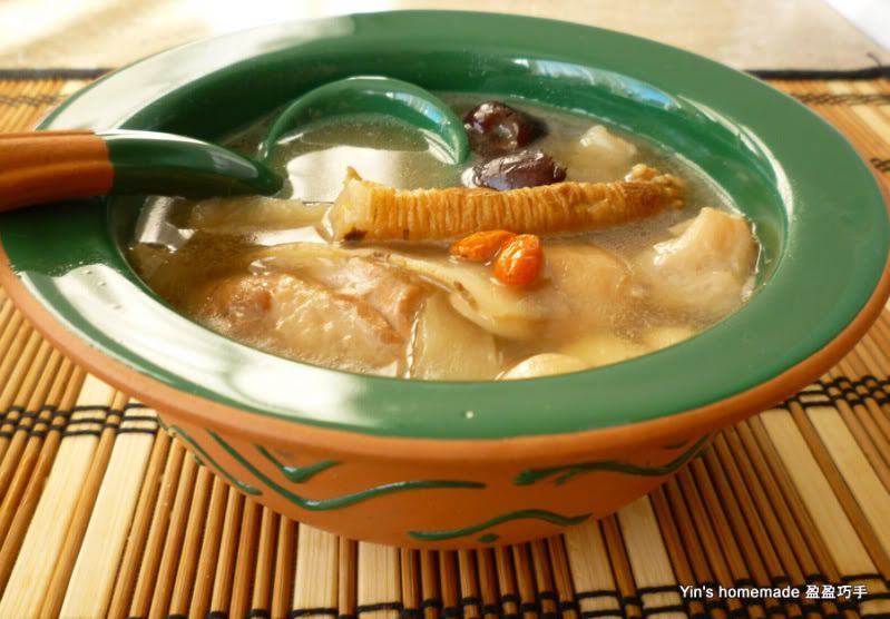 Yin's homemade 盈盈巧手 Chicken Herbal Soup 药材鸡汤